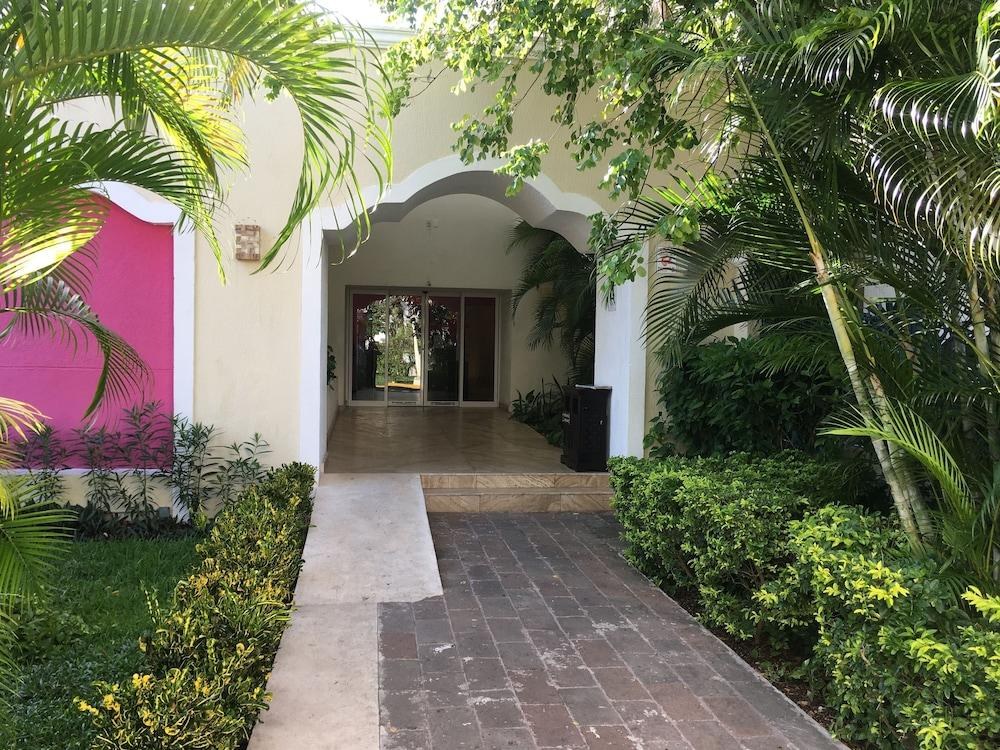 HOTEL MARGARITAS CANCUN photo 4