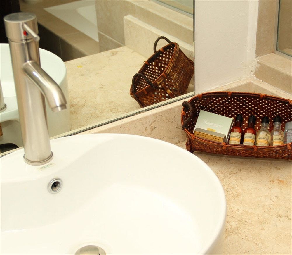 PIA SUITES photo 1