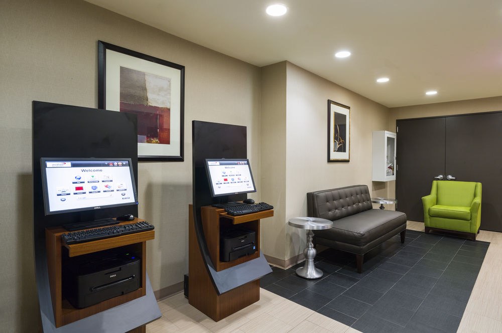 HOLIDAY INN EXPRESS WALL STREET
