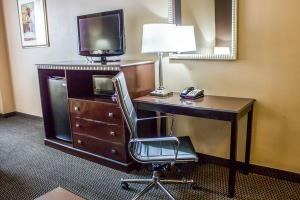 TRAVELODGE BY WYNDHAM OZONE PARK photo 4