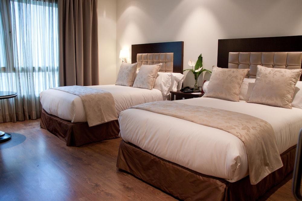 Crowne Plaza Madrid Airport photo 2