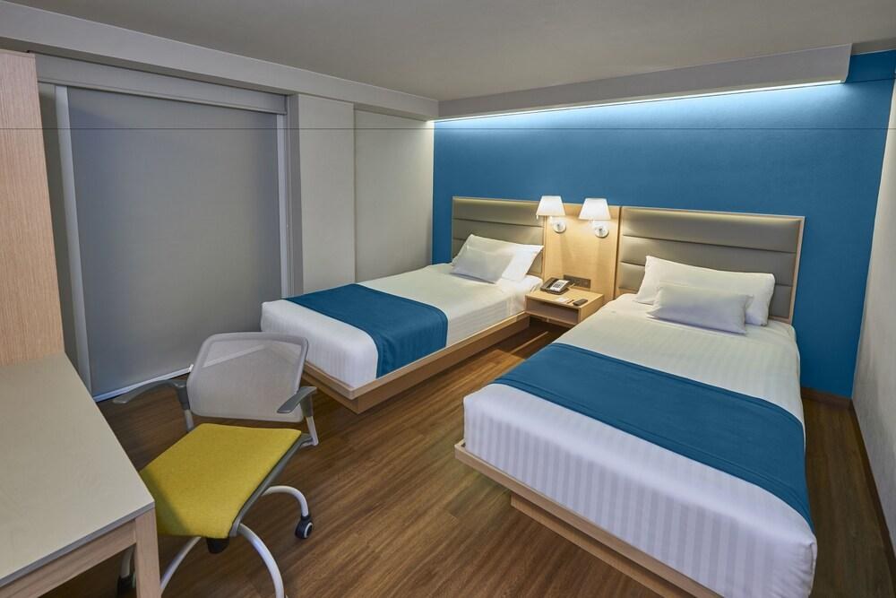 CITY SUITES ANZURES photo 2