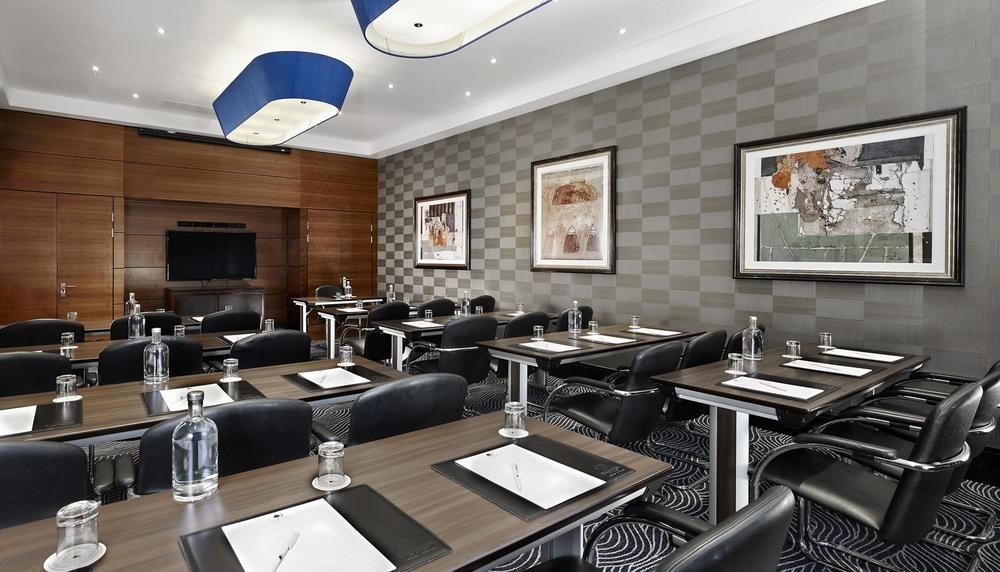 DoubleTree by Hilton London - Victoria photo 1