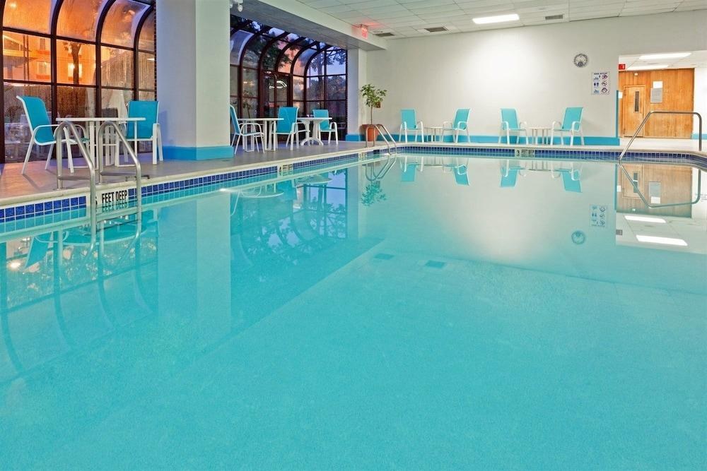 LAGUARDIA PLAZA HOTEL photo 3