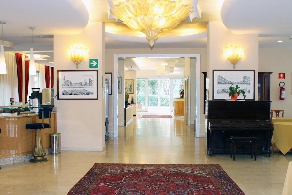Hotel Albatros photo 2