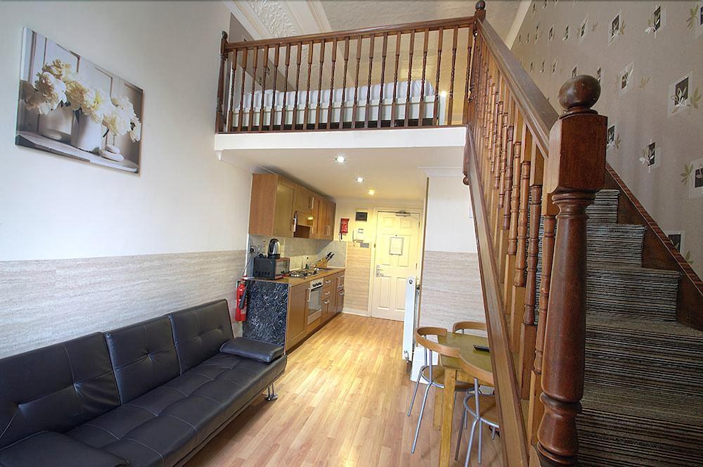 HYDE PARK ECONOMY APARTMENTS photo 4