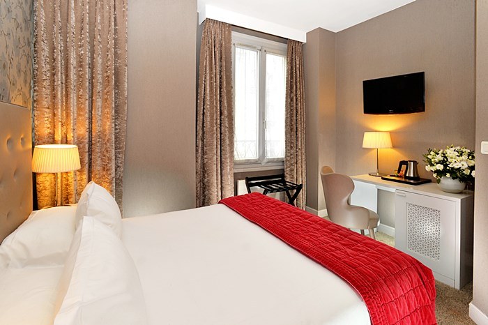 PLAZA ETOILE HOTEL photo 2