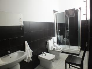 OASIS BACKPACKERS PALACE SEVILLA photo 1