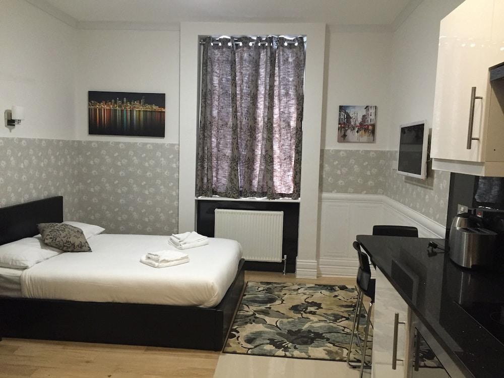 PADDINGTON APARTMENTS photo 4