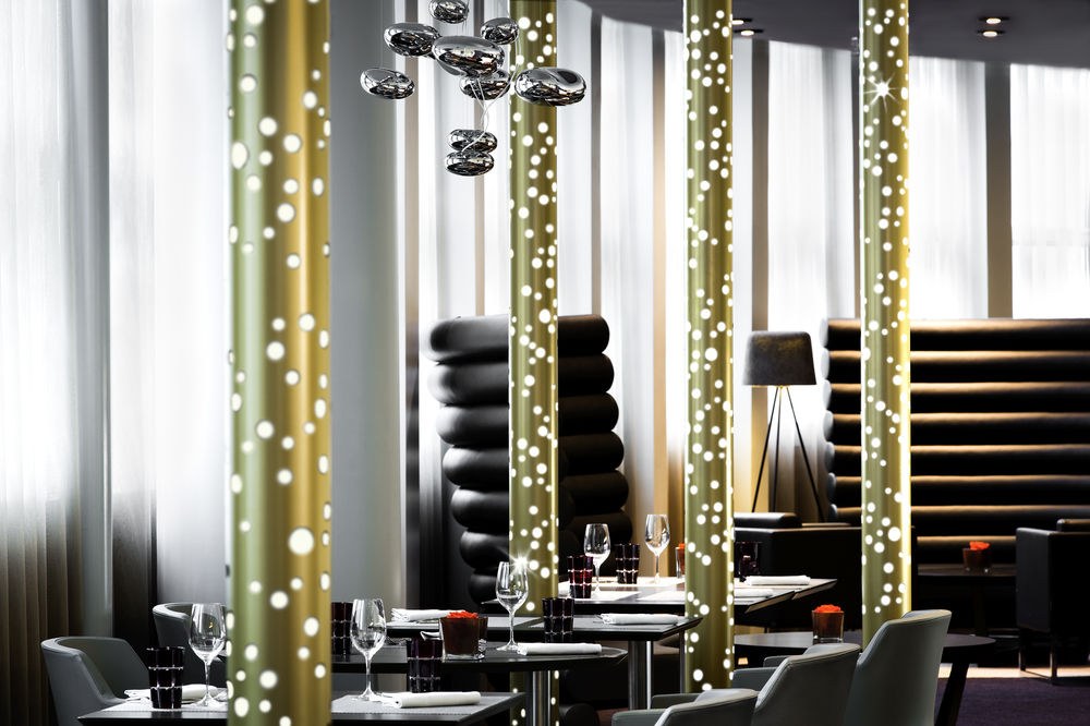PULLMAN PARIS LA DEFENSE HOTEL photo 1
