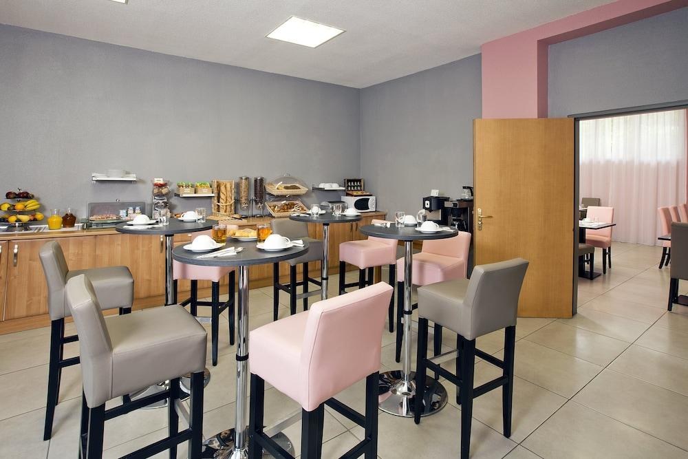 Residhome Appart Hotel Lyon Gerland photo 2