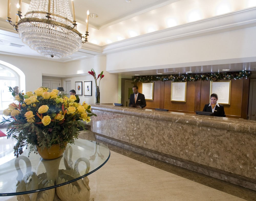 TAJ CAMPTON PLACE photo 1