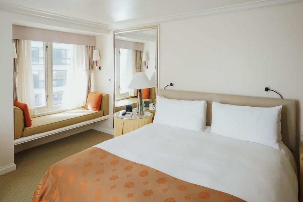 TAJ CAMPTON PLACE photo 3