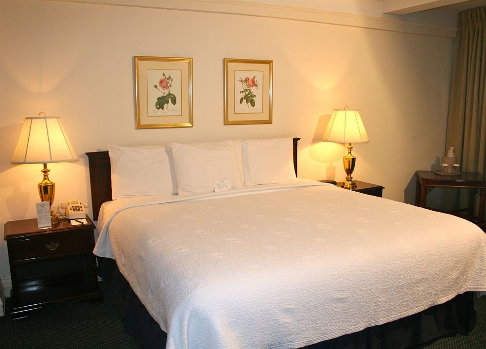 SALISBURY HOTEL photo 2