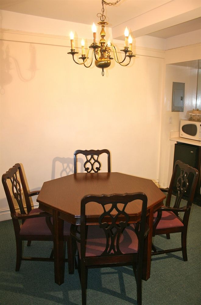 SALISBURY HOTEL photo 3