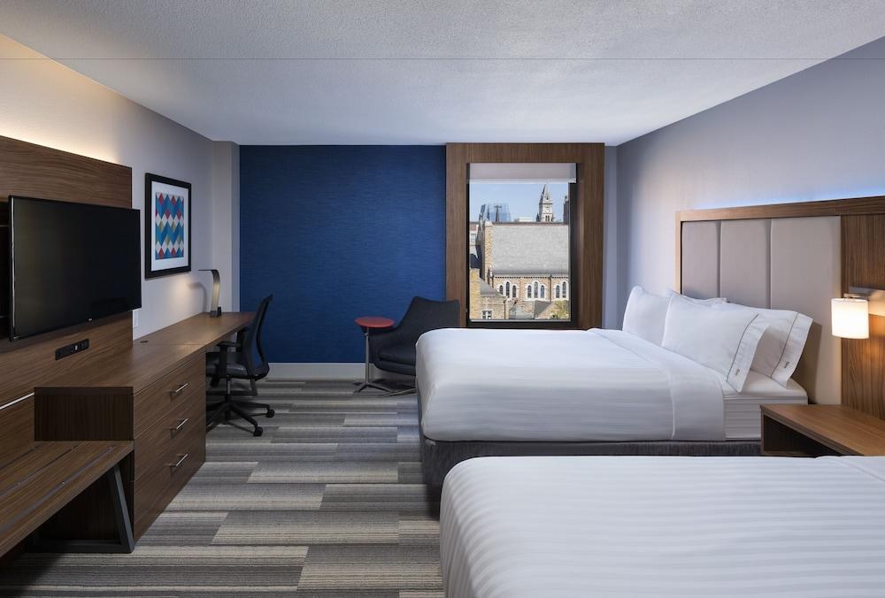 HOLIDAY INN EXPRESS NASHVILLE DOWNTOWN CONFERENCE CENTER photo 4