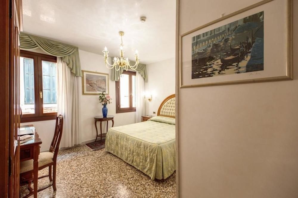 ANTICA CASA CARETTONI HOTEL photo 1