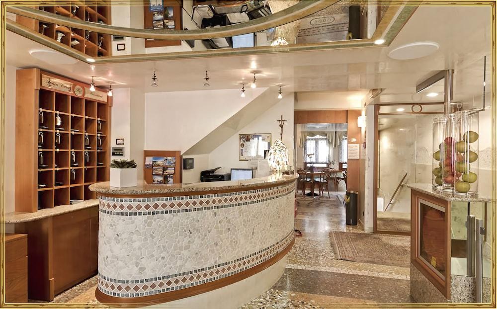 ANTICA CASA CARETTONI HOTEL photo 4