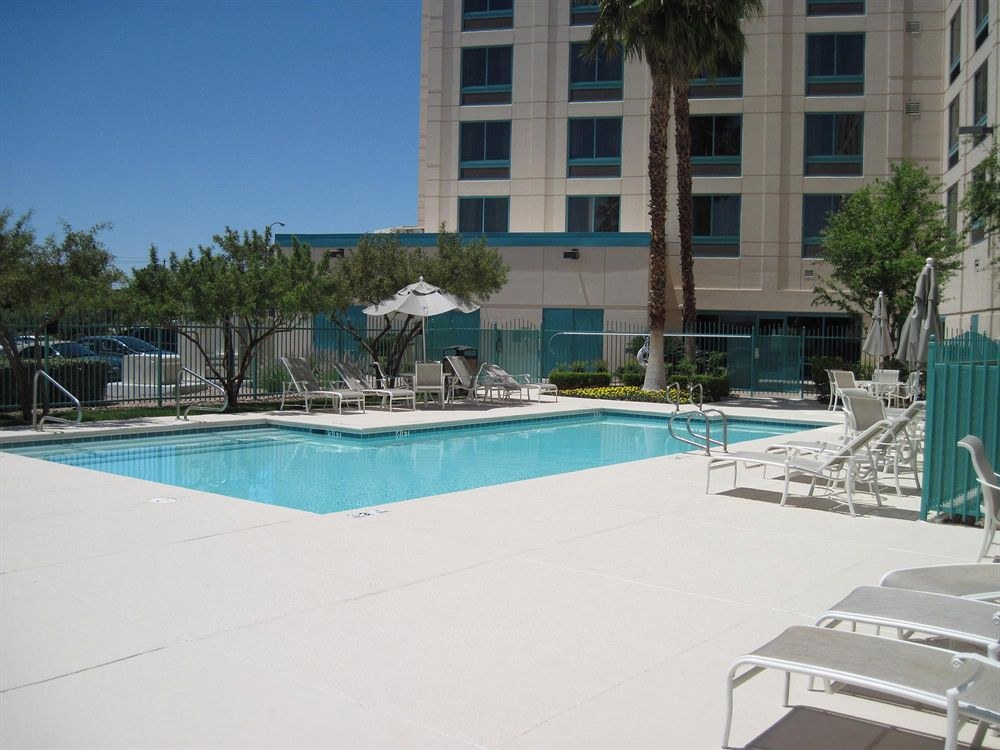 DoubleTree by Hilton Las Vegas Airport photo 1