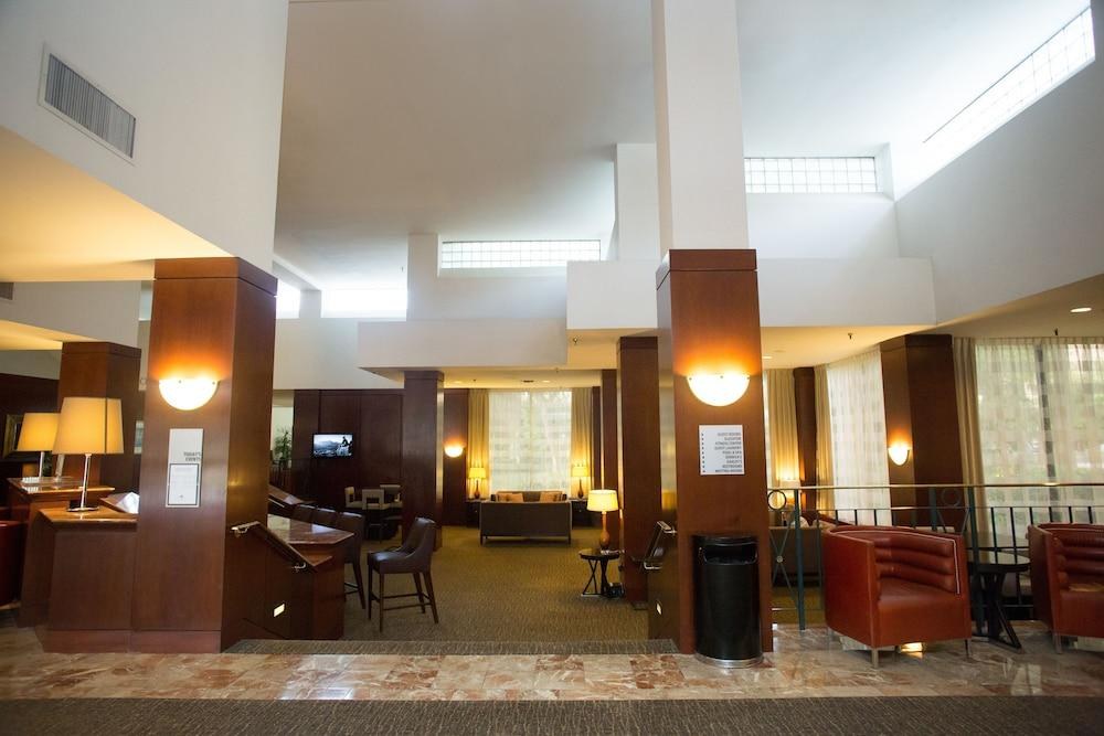 DoubleTree by Hilton Houston Intercontinental Airport photo 2