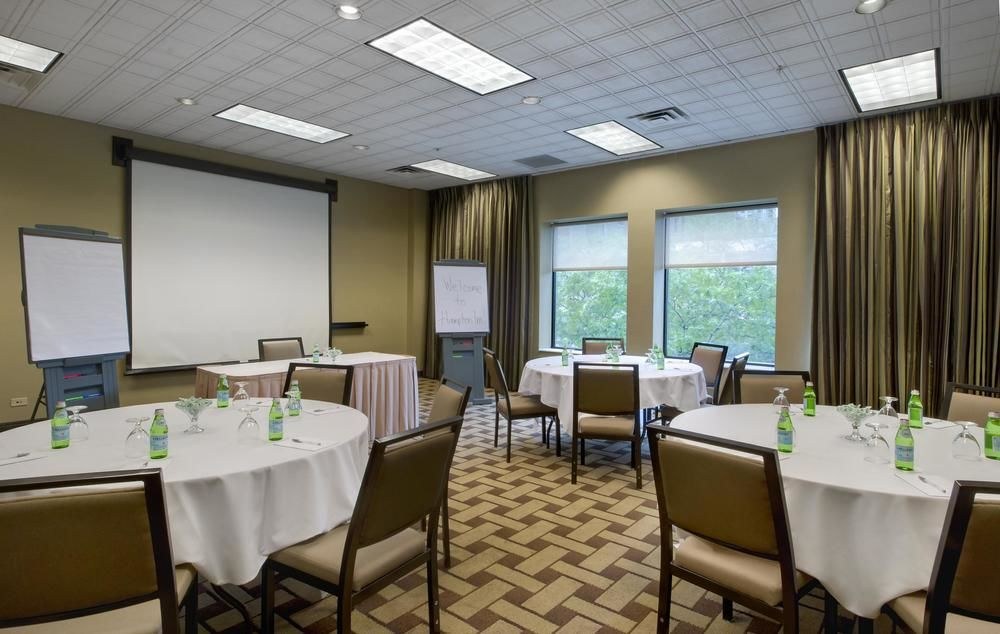 Hampton Inn & Suites Chicago-Downtown