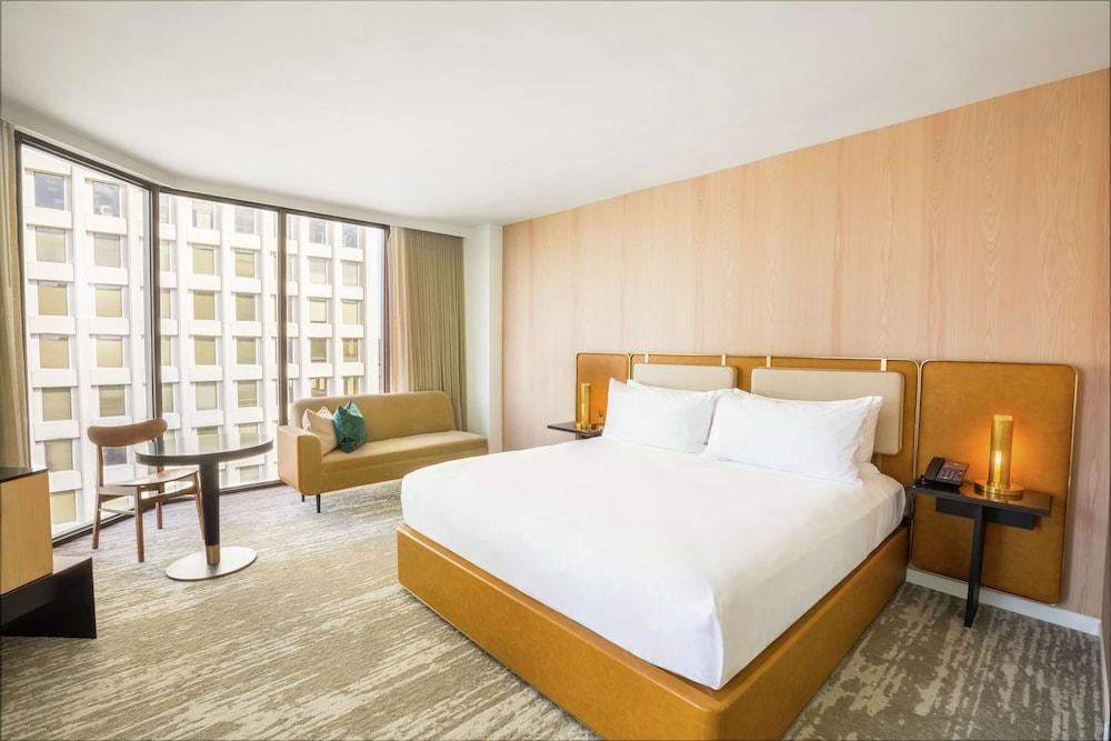 C. Baldwin, Curio Collection by Hilton photo 2