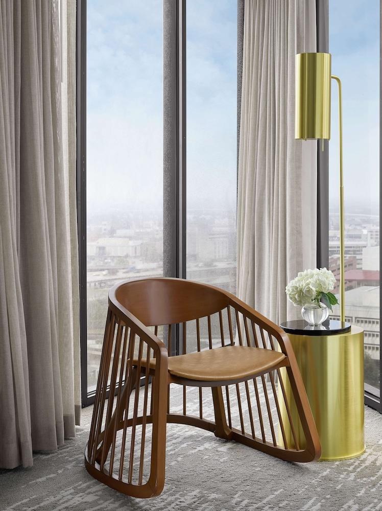 C. Baldwin, Curio Collection by Hilton photo 4
