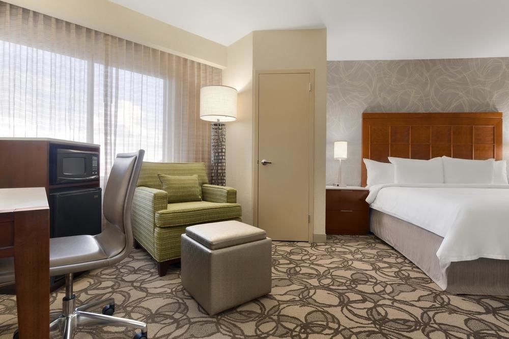 Embassy Suites by Hilton San Antonio Airport