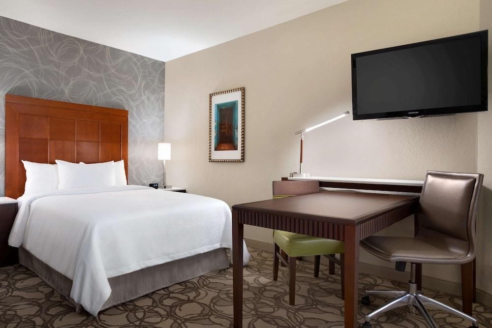 Embassy Suites by Hilton San Antonio Airport photo 2