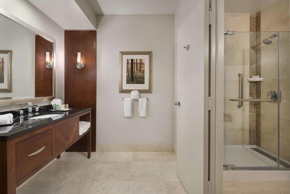 Hilton Houston Post Oak by the Galleria photo 2