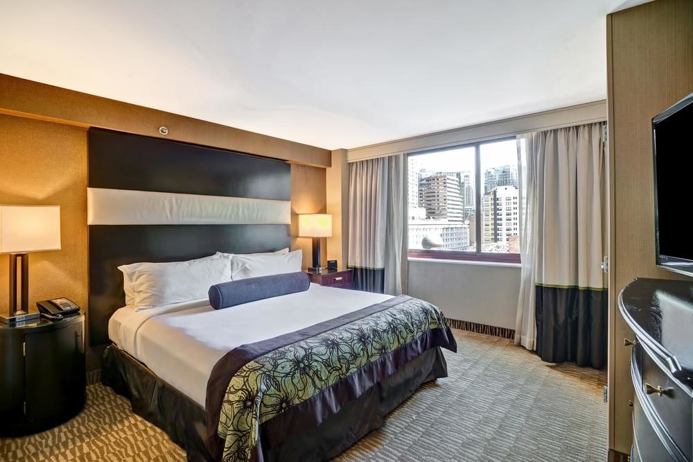 Embassy Suites by Hilton Chicago Downtown River North