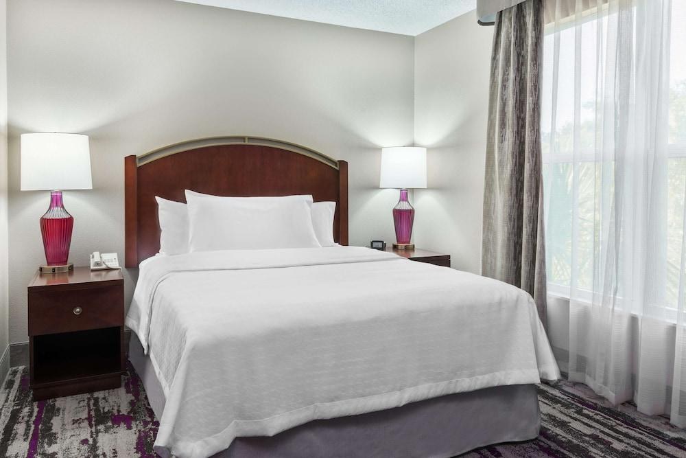 Homewood Suites by Hilton Orlando-UCF Area photo 2