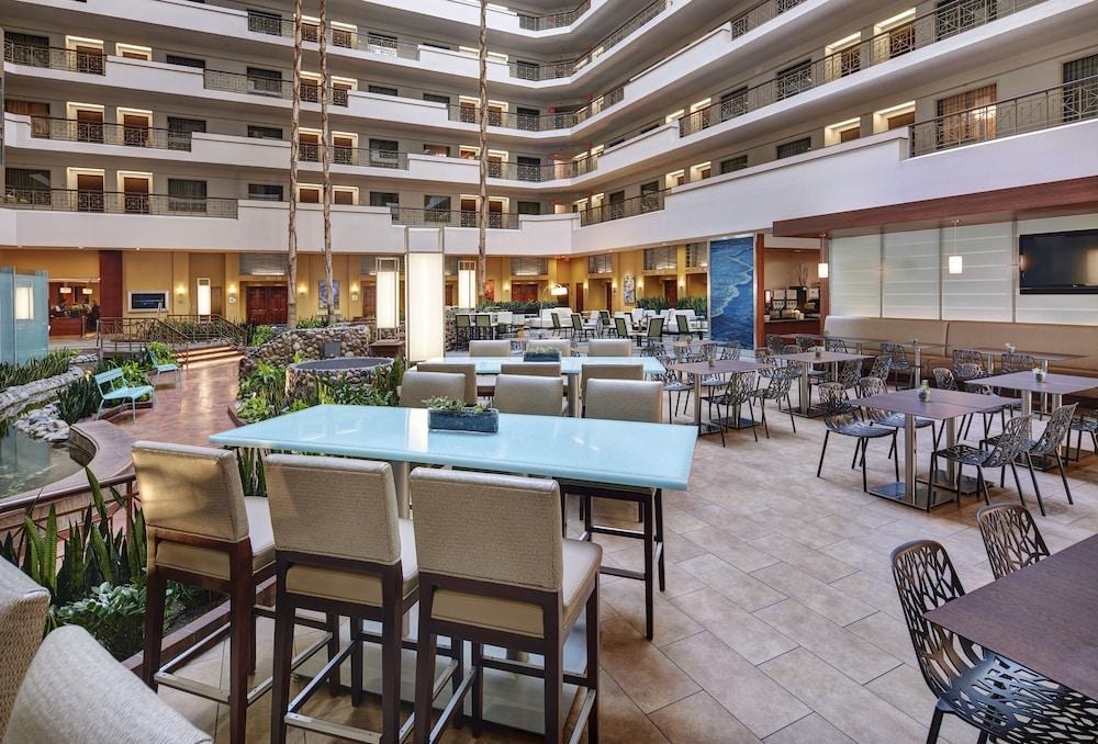 Embassy Suites by Hilton San Diego La Jolla photo 3