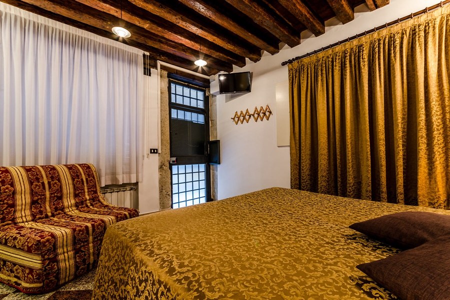 ARIEL SILVA VENICE APARTMENTS photo 4