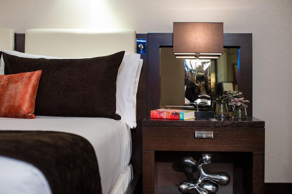 RED ROCK CASINO RESORT & SPA photo 3