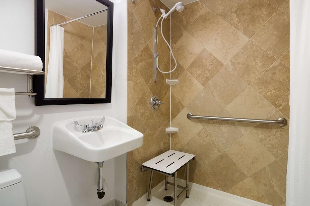 Hampton Inn Manhattan-Seaport-Financial District photo 4