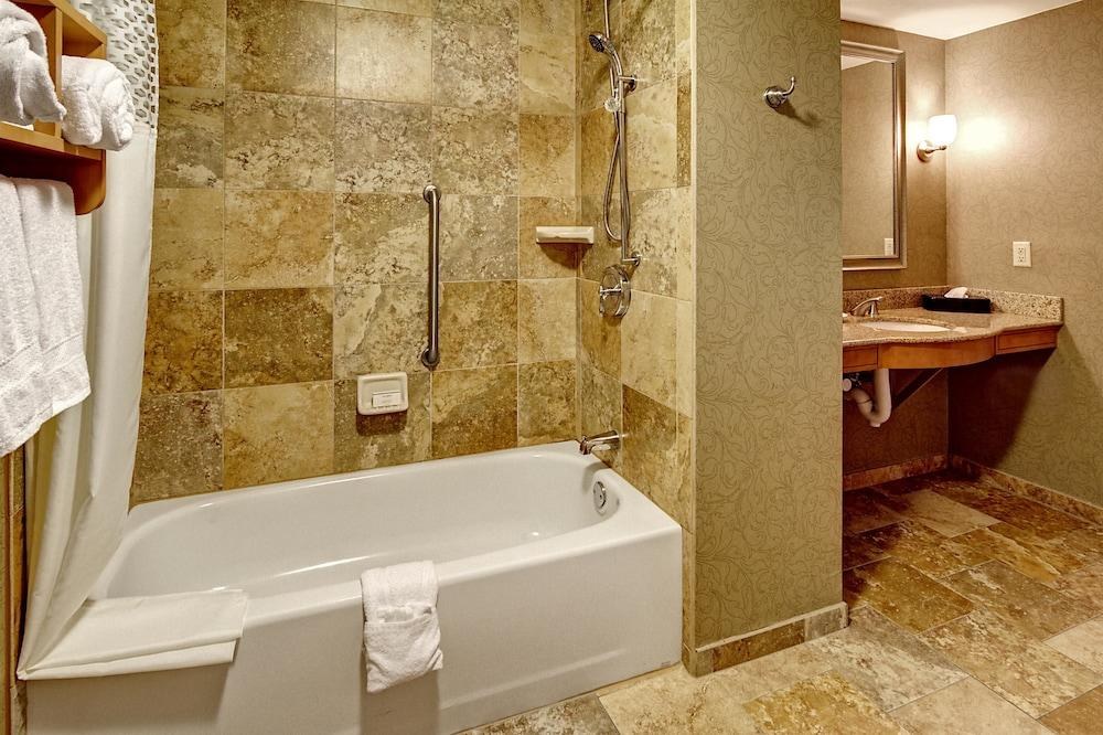 Hampton Inn & Suites Nashville-Vanderbilt-Elliston Place photo 3