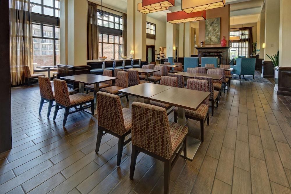 Hampton Inn & Suites Nashville-Vanderbilt-Elliston Place photo 4
