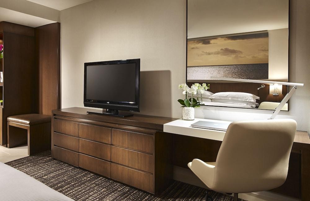Hilton San Diego Mission Valley photo 4