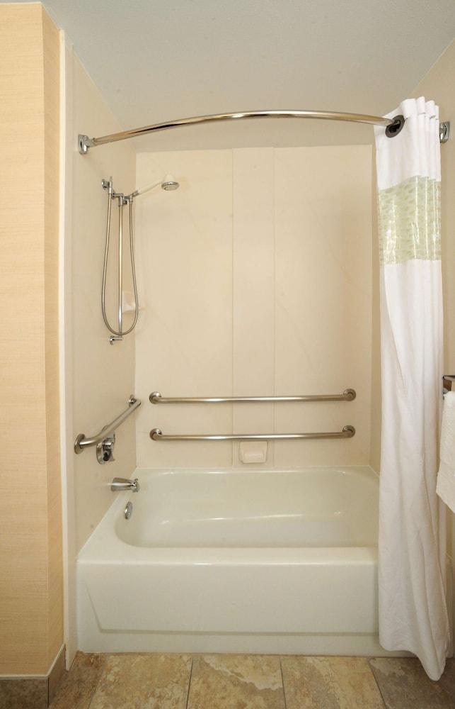 Hampton Inn & Suites Nashville-Airport photo 3