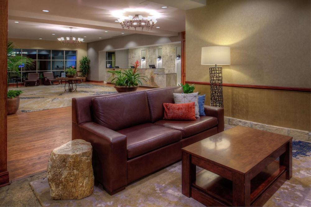 Hilton San Antonio Hill Country photo 2