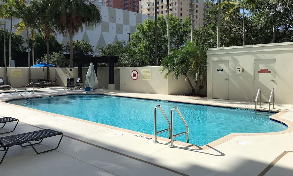 Hampton Inn Miami Dadeland photo 2