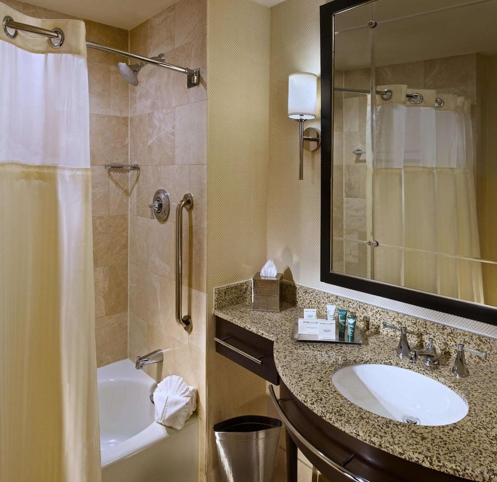Hilton Americas-Houston photo 3