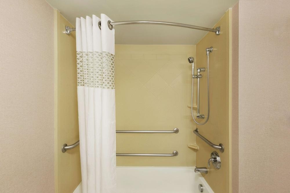 Hampton Inn Ft. Lauderdale-Cypress Creek photo 3