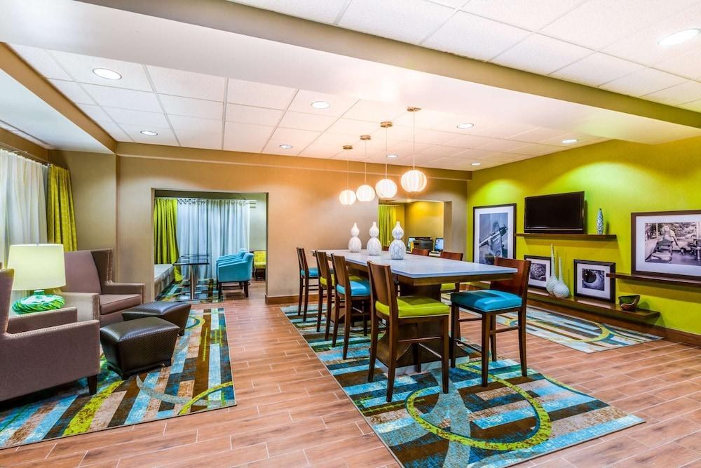 Hampton Inn Huntsville-Arsenal/South Pkway photo 2