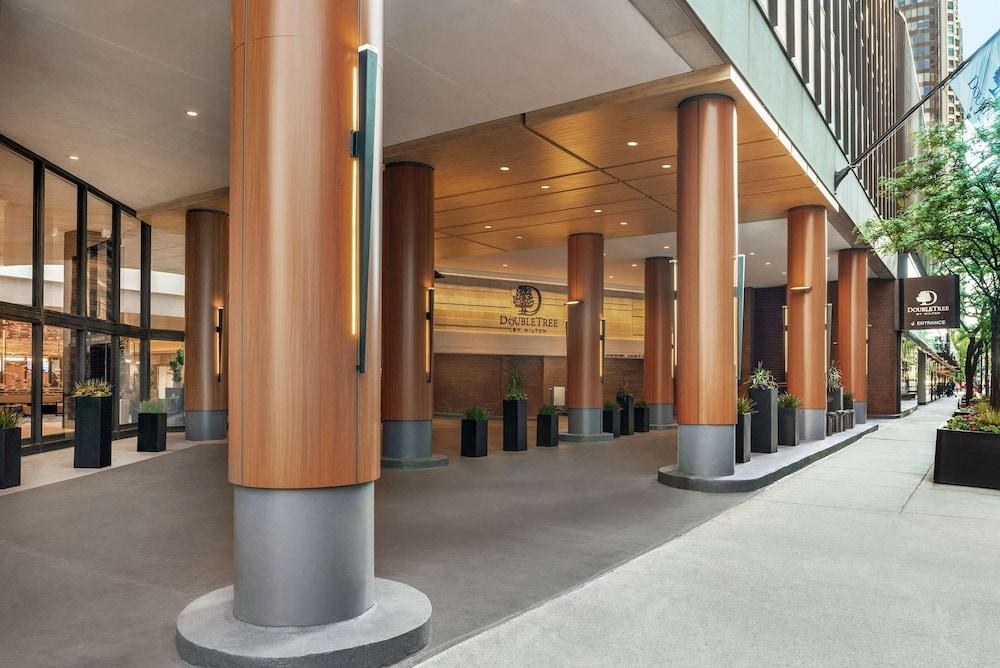 DoubleTree by Hilton Chicago - Magnificent Mile photo 3