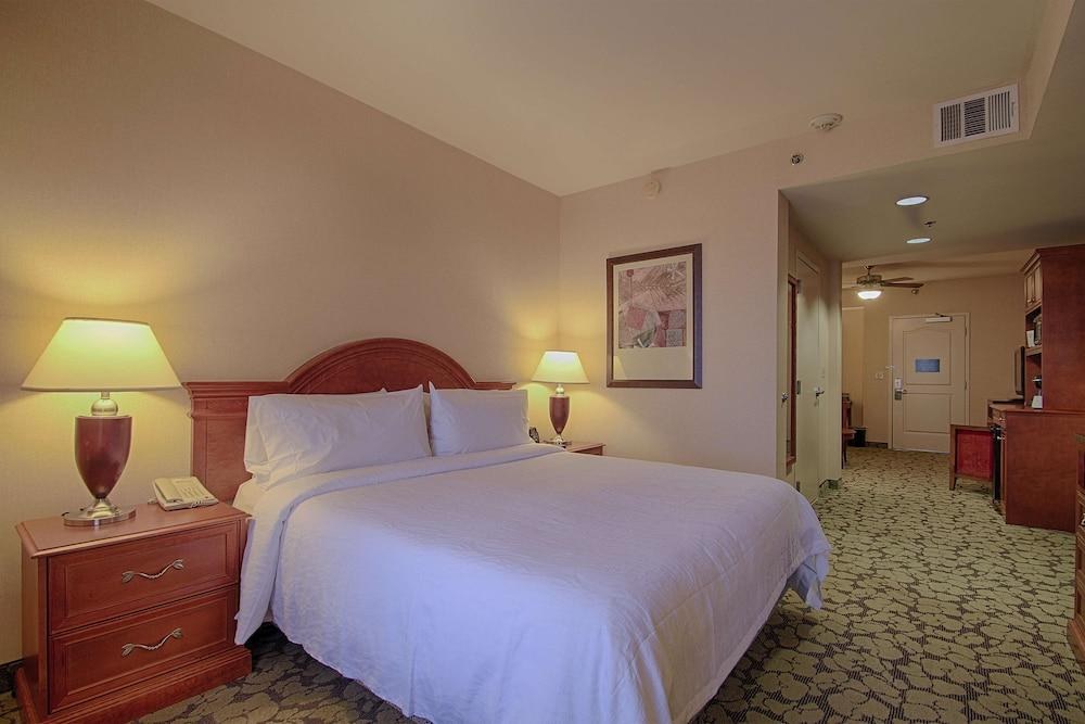 Hilton Garden Inn Las Vegas Strip South photo 4