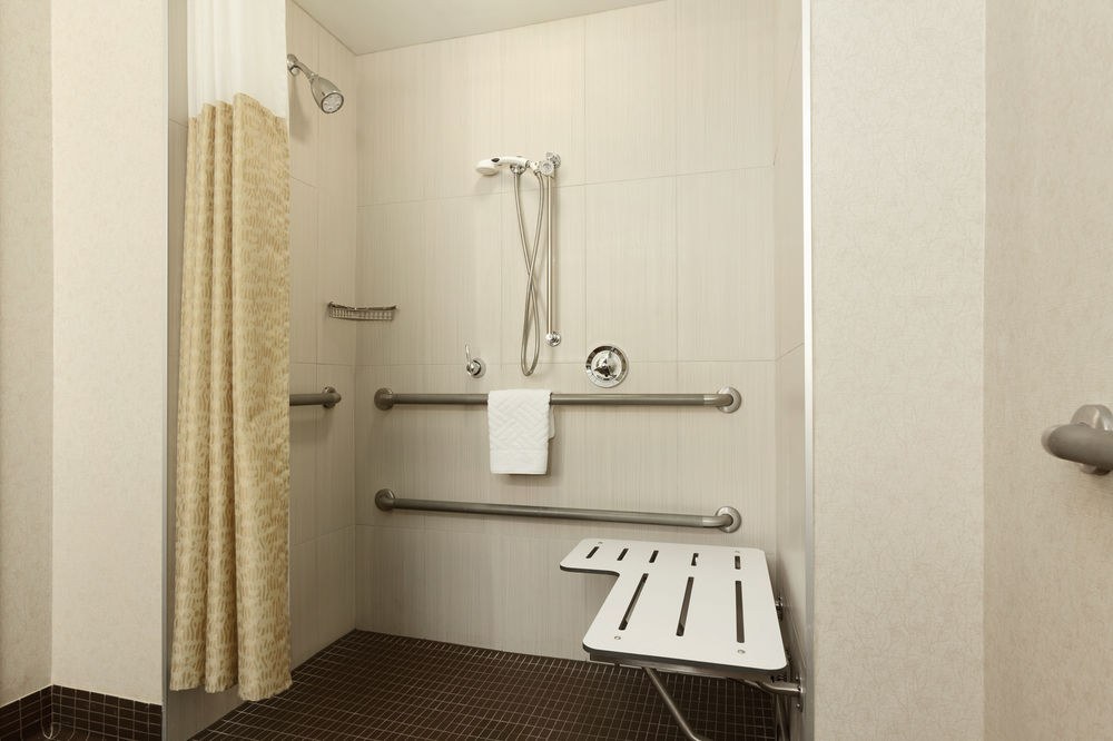 DoubleTree by Hilton Boston Bayside photo 1
