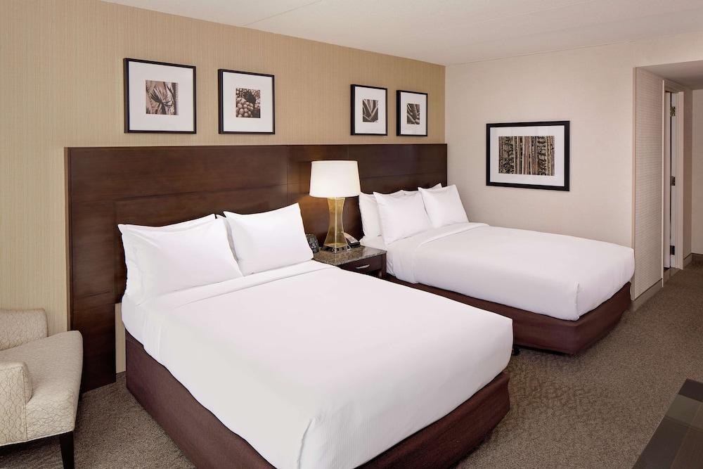 DoubleTree by Hilton Boston Bayside photo 3