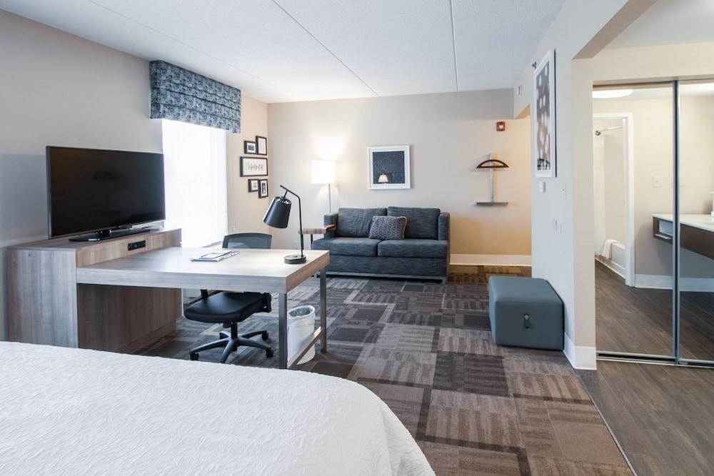 Hampton Inn & Suites Huntsville Hampton Cove photo 2